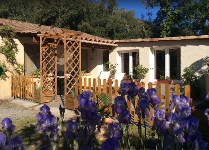 Appartement de vacances pour 3 personnes, avec vue ainsi que terrasse et piscine - 1