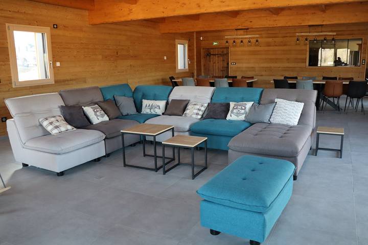 Chalet pour 15 personnes, avec jacuzzi ainsi que terrasse et sauna dans le Jura - 4