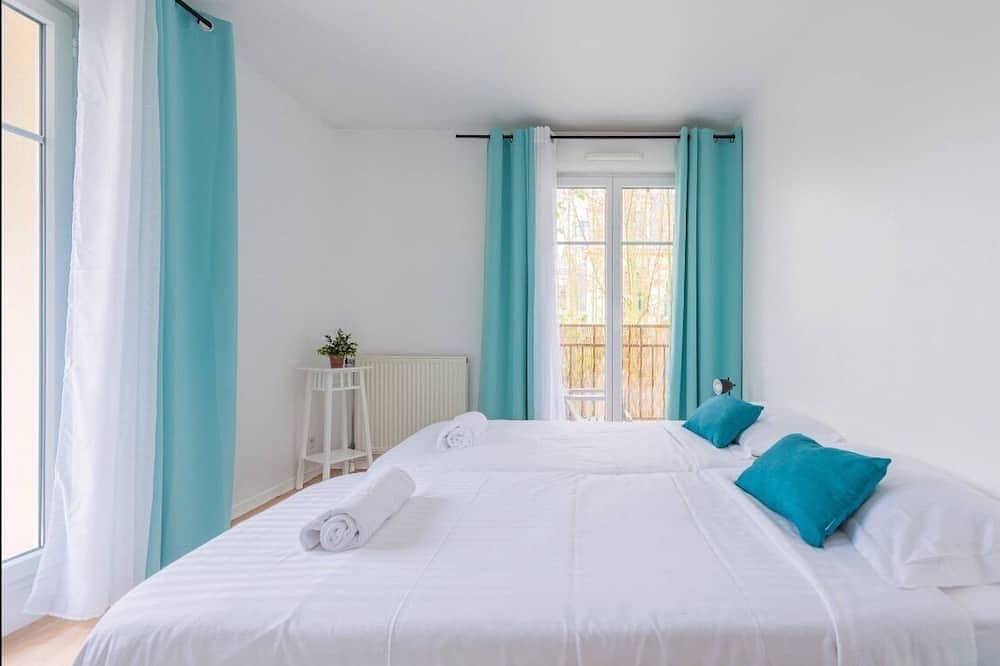 Entire apartment, Disneyland Paris 3 minutes away, sleeps 8, 3 bedrooms. in Chessy, Seine-et-Marne