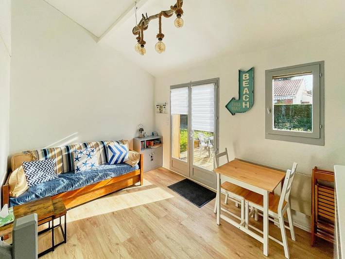 Vakantiehuis voor 4 personen, with Terras and Tuin as well as Zwembad in Brem-sur-Mer