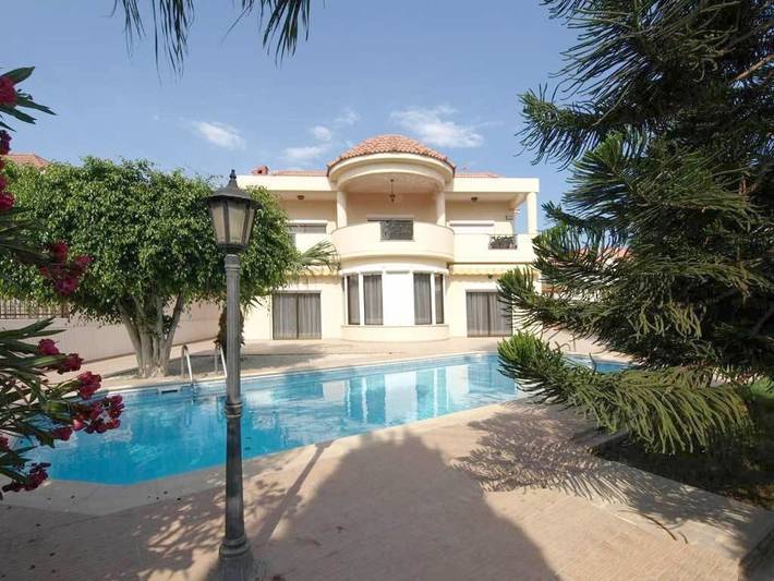 Villa for 6 people, with Balcony and Terrace as well as Garden and Pool in Limassol