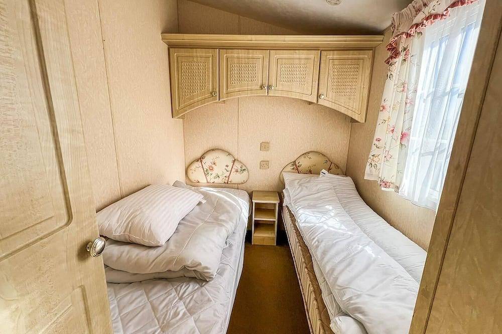6 berth dog friendly caravan in Hunstanton, minutes from the beach ref 13013L in Hunstanton, Norfolk Coast