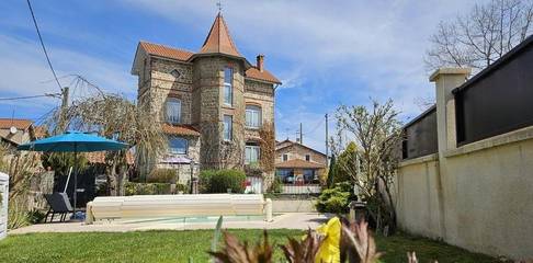 Gîte pour 7 personnes, avec jardin ainsi que vue et piscine à Usson-en-Forez