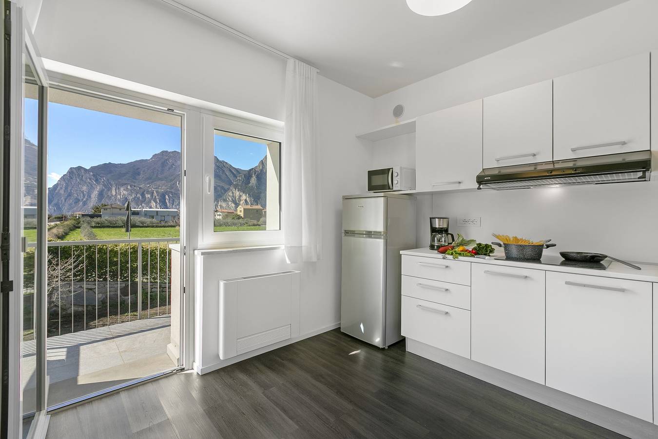 Entire apartment, Villa Al Fiume - Sogno Al Tramonto in Nago-Torbole, Garda Mountains