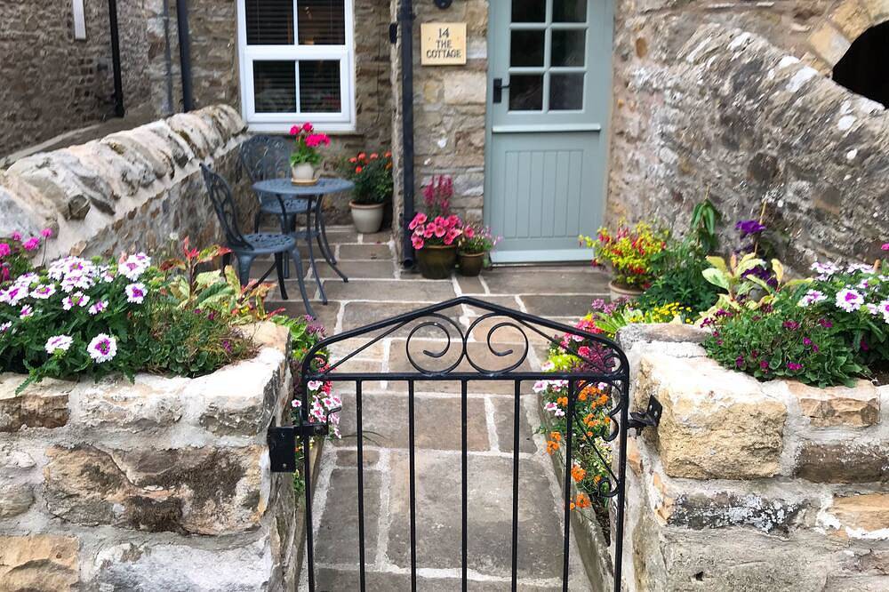 A hidden gem with the appeal of a traditional Yorkshire Dales Cottage - dog friendly, pubs nearby in Reeth, Yorkshire Dales National Park