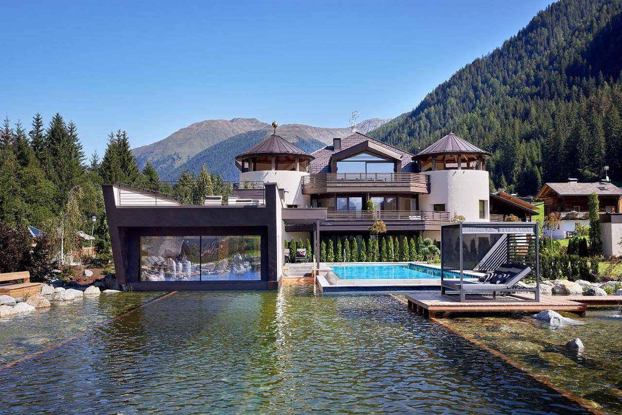 Fontis luxury spa lodge in Villgratener Berge, Valle di Casies