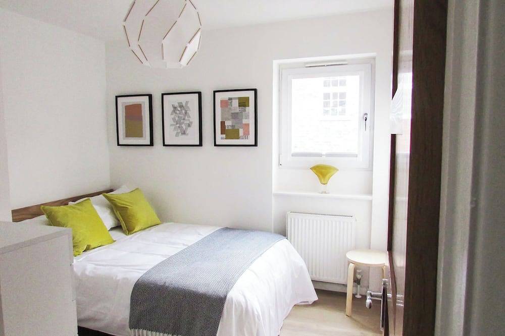 Rivergem - Riverside Coach House, pet friendly in Winchester in Winchester, South Downs