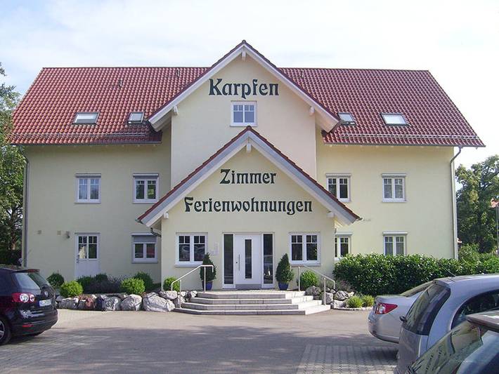 Hotel & Restaurant Karpfen - Doppelzimmer, 33 qm, mit Dusche, Balkon/Terrasse in Illmensee, Region Bodensee-Oberschwaben