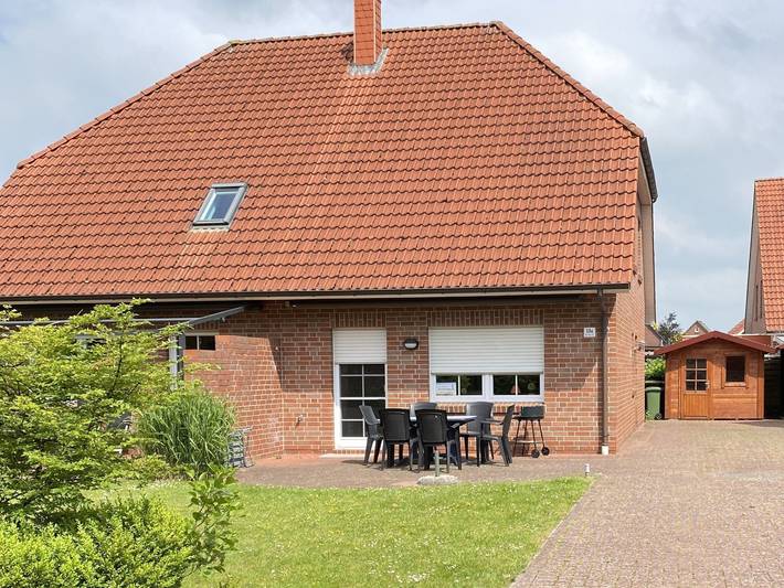 Ferienhaus für 6 Personen, mit Terrasse und Garten in Berumbur