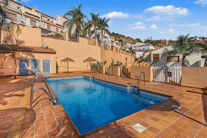 Maison de vacances 'Oliva' avec vue sur la mer, Wi-Fi et climatisation in Playa San Cristobal, Almuñecar
