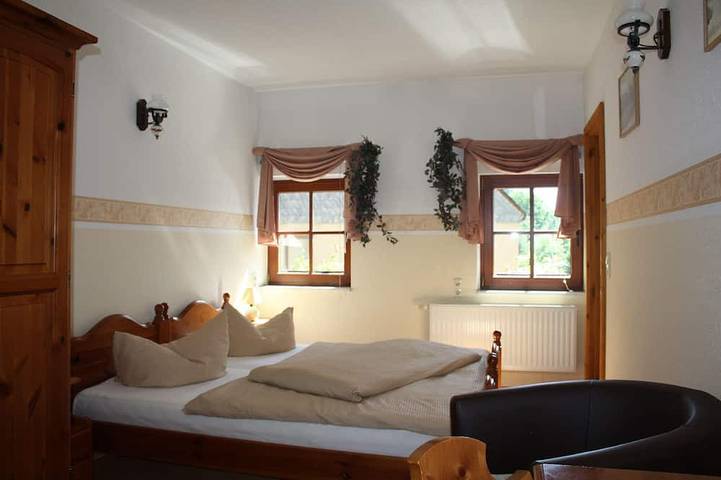 Ferienwohnung für 3 Personen, mit Balkon in Thermalbad Wiesenbad - 2