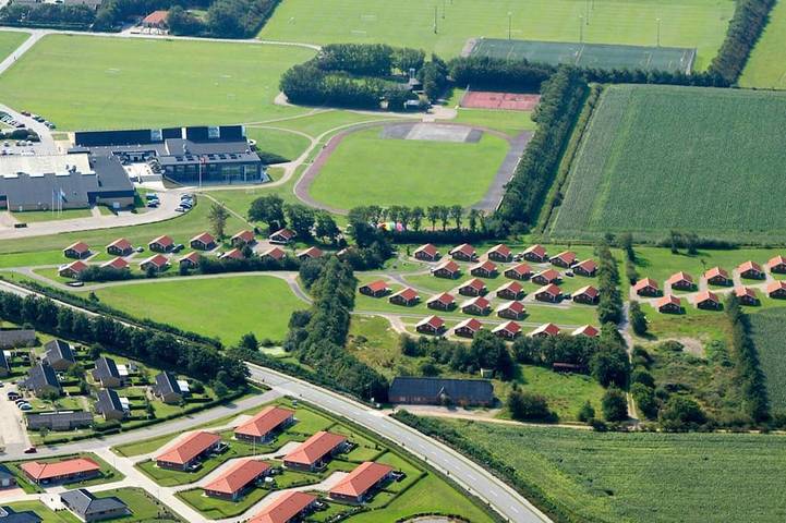 Ferienhaus für 6 Personen, mit Terrasse und Pool - 1