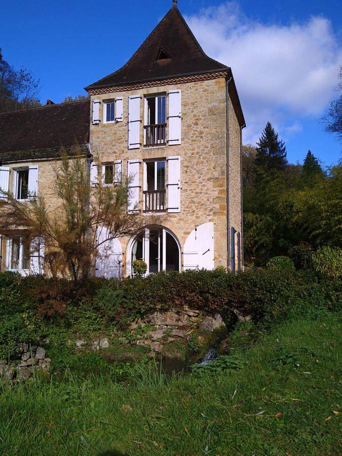 Gîte pour 6 personnes, avec vue et jardin à Castels