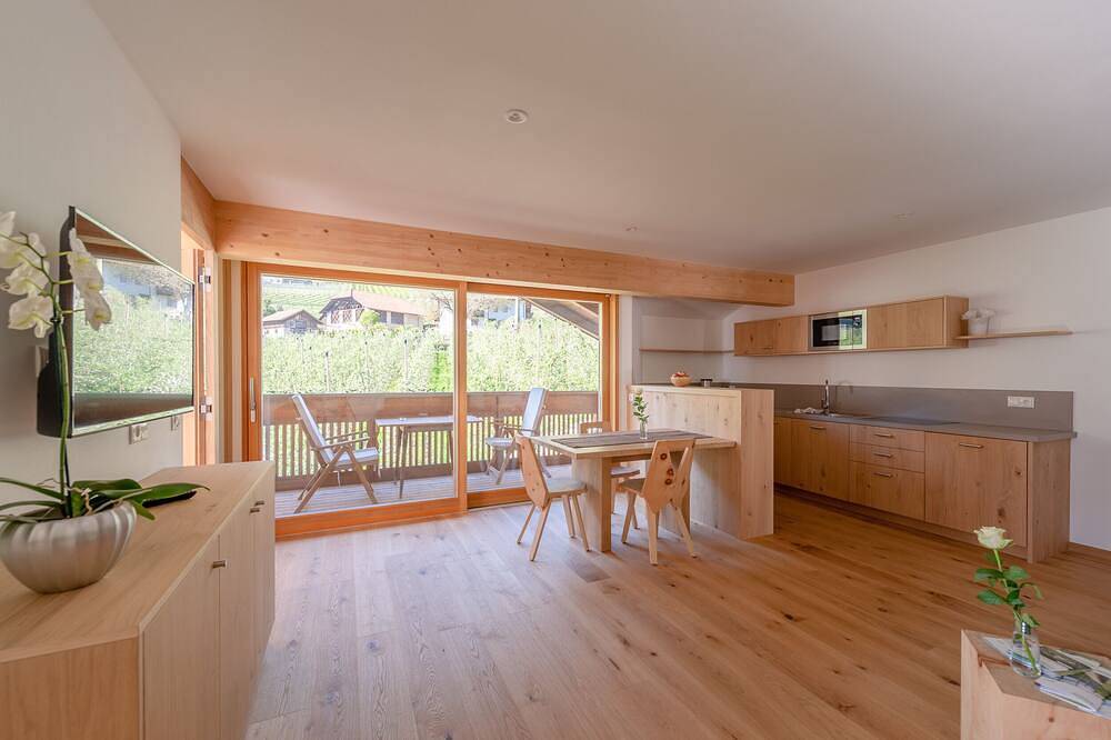 Ganze Wohnung, Moosbichlerhof Apartment 55 qm mit Panoramablick u. Pool bei Meran, Meran Card. in Marling, Ortleralpen