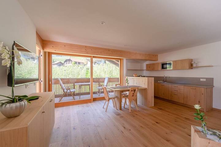 Ferienwohnung für 2 Personen, mit Pool und Balkon sowie Garten in Marling