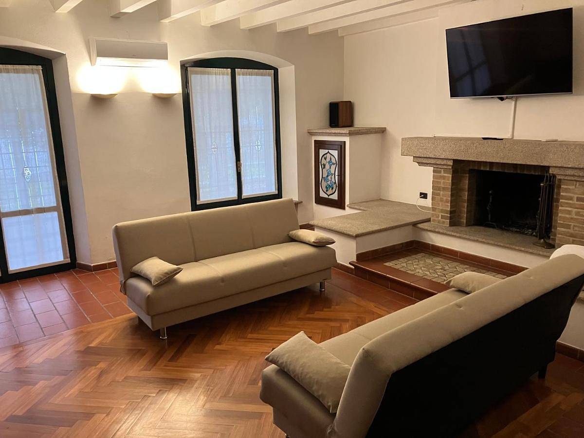 Al Portico Private Apartment in Magenta, Mailand Provinz