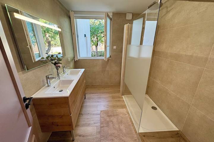 Ganze Wohnung, Bright apartment with garden in Montluçon, Montluçon und Umgebung