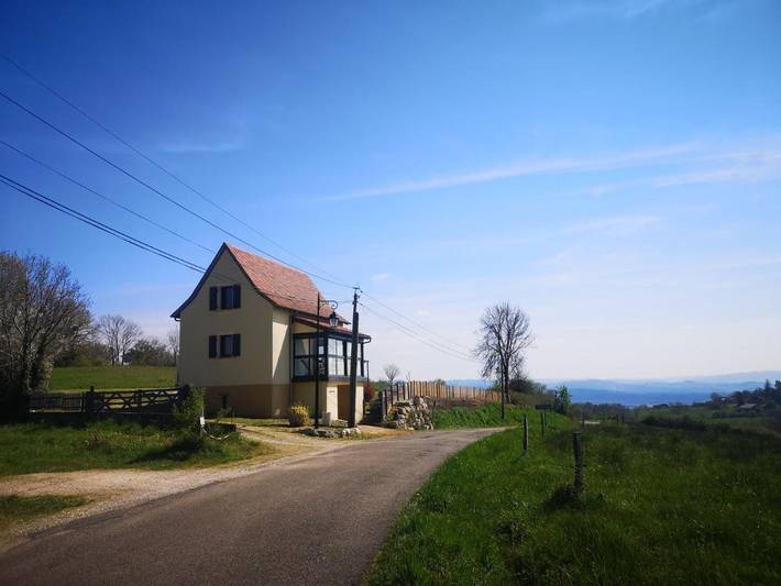Location de vacances pour 4 personnes, avec terrasse ainsi que vue et jardin, animaux acceptés à Beaulieu-sur-Dordogne - 3