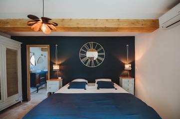 Chambre d’hôte pour 2 personnes, avec vue ainsi que jardin et piscine, adapté aux familles à Châteaurenard