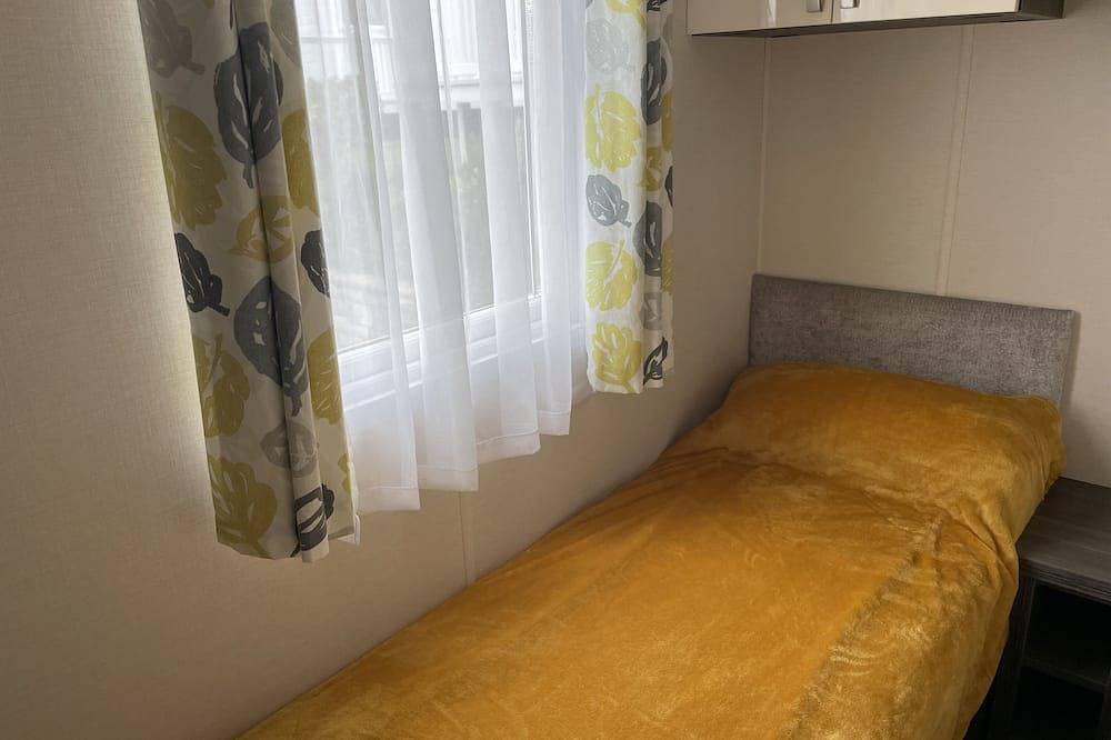 Rambling Rose caravan with sea view on Rockley Park in Poole, Poole Harbour