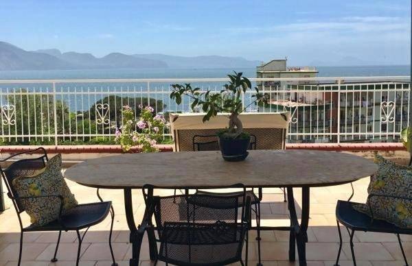 Appartamento per 2 persone, con balcone e panorama nonché giardino in Torre Annunziata