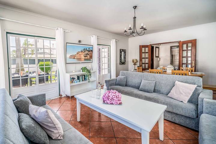 Location de vacances pour 10 personnes, avec terrasse à Guia - 3