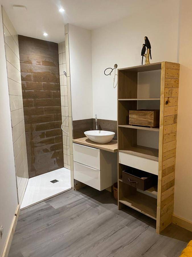 Appartement entier, One-Bedroom Apartment in Millau, Parc naturel régional des Grands Causses