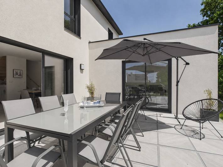 Location de vacances pour 8 personnes, avec Terrasse et Jardin dans Trévignon