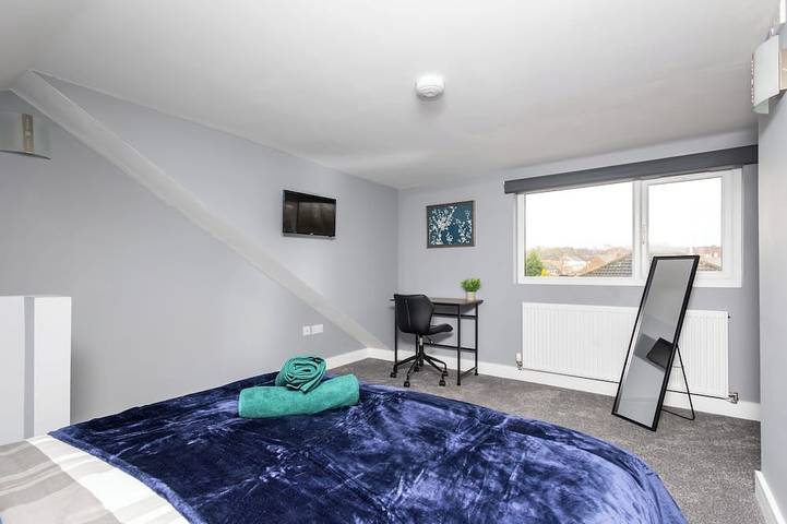3 Bed 3.5 Bath | Parking | WiFi | En-suite's | Self Checkin | Bluetooth Speakers in Wakefield, Yorkshire de l'Ouest