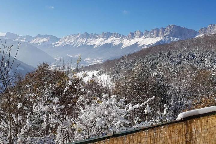 Gîte pour 4 personnes, avec terrasse et vue à Château-Bernard - 3