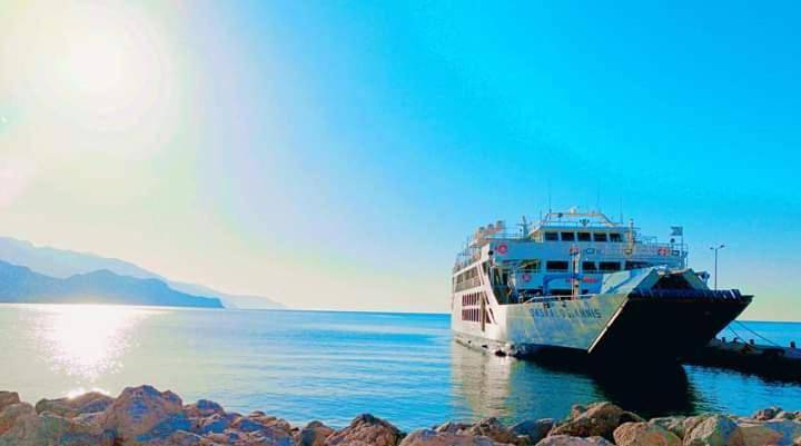 Location de vacances pour 2 personnes, avec piscine ainsi que jardin et vue dans Palaiochora - 2