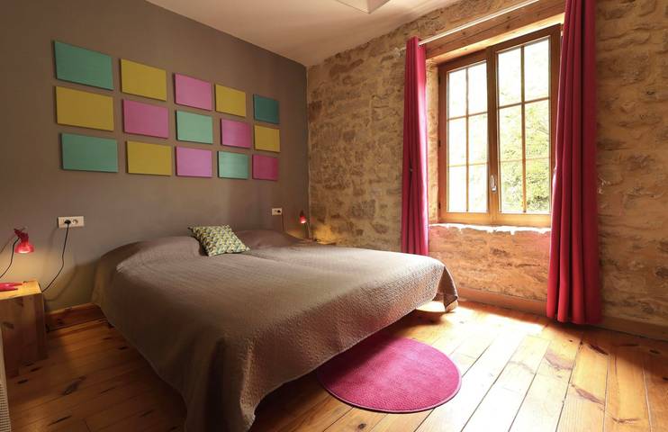 Gîte pour 2 personnes, avec jardin ainsi que piscine et terrasse