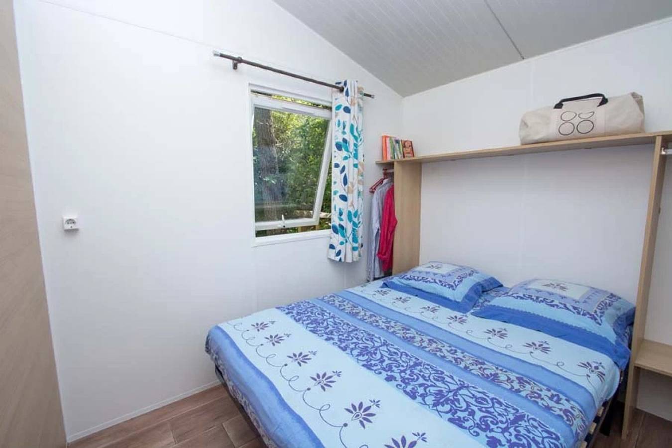 Camping 4 étoiles - Piscine in Saignon, Regionaler Naturpark Luberon