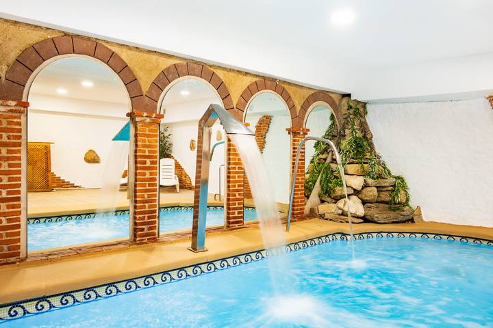 Casa rural para 12 personas, con jacuzzi además de balcón y sauna, Familias con niños en Provincia de Salamanca