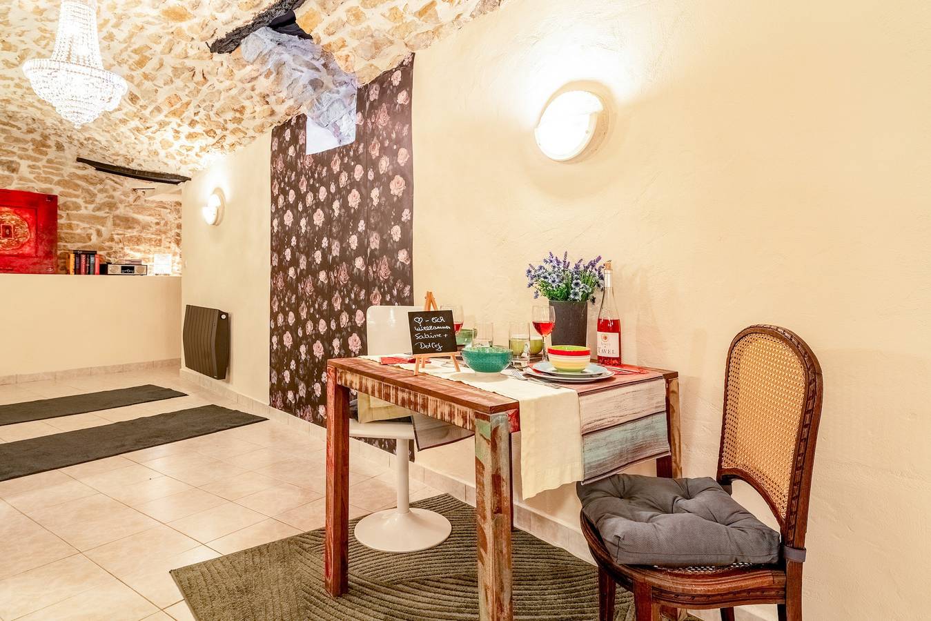 Ganze Wohnung, Apartment 'Gite Vert - Paradis De Provence' mit gemeinsamer Terrasse und Wlan in Le Pin, Nimes und Umgebung
