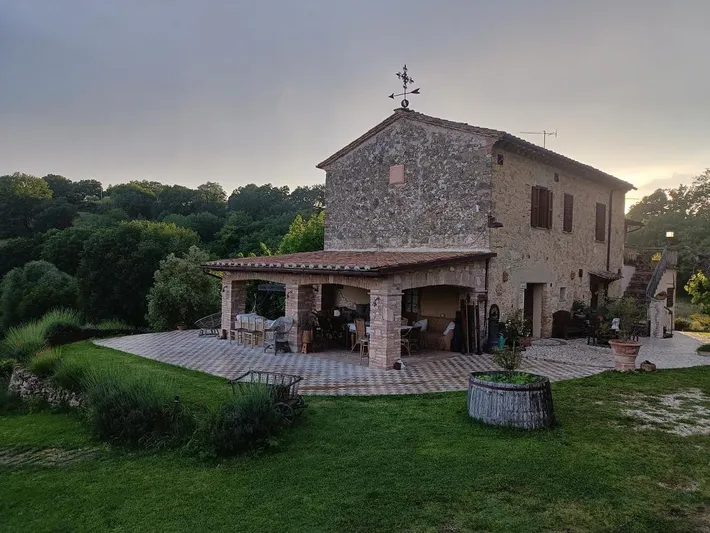 Alloggio in famiglia per 2 persone, con panorama e piscina nonché giardino, con animali domestici - 1