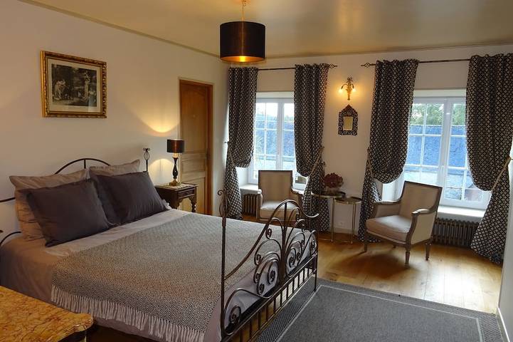 Castle for 15 people  near the sea and the d-day beaches in Normandy in Valognes, Côte de la Déroute