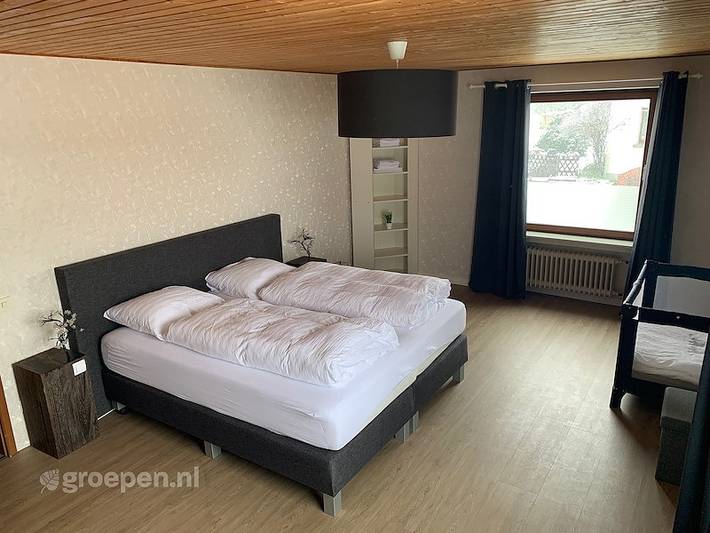 Ferienhaus für 16 Personen, mit Balkon/Terrasse und Terrasse sowie Seeblick in der Eifel - 4