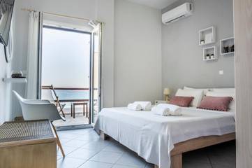 Gîte pour 4 personnes, avec balcon et vue dans Syros