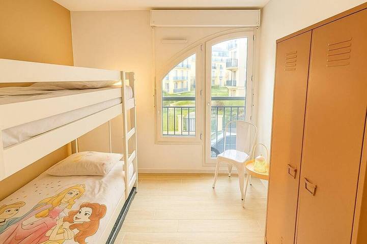 Gîte pour 9 personnes, avec balcon dans Gare Du Val D Europe - 3