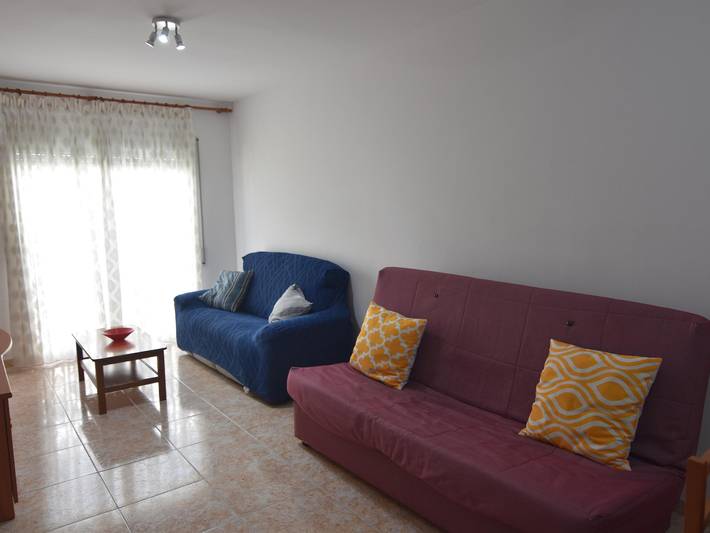 Ganze Wohnung, Familienfreundliche Wohnung in Roses, 100m zum Strand, 2 Zimmer, A/C, nahe zu allen Annehmlichkeiten in Roses Centre, Roses