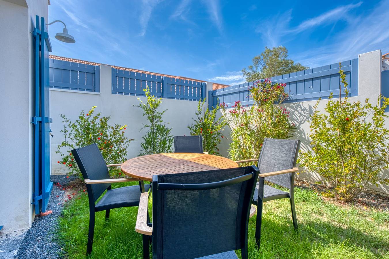 Cocon Bains de Mer vlakbij het strand, Privé Terras, Centrum te voet, 4p in Saint-Gilles-Croix-de-Vie, Loiredal