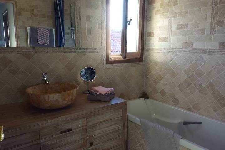 Wunderschönes Haus im Herzen der Provence 1 km zum Strand mit Terrasse und Parkplatz in Fos-sur-Mer, Mittelmeerküste (Frankreich)