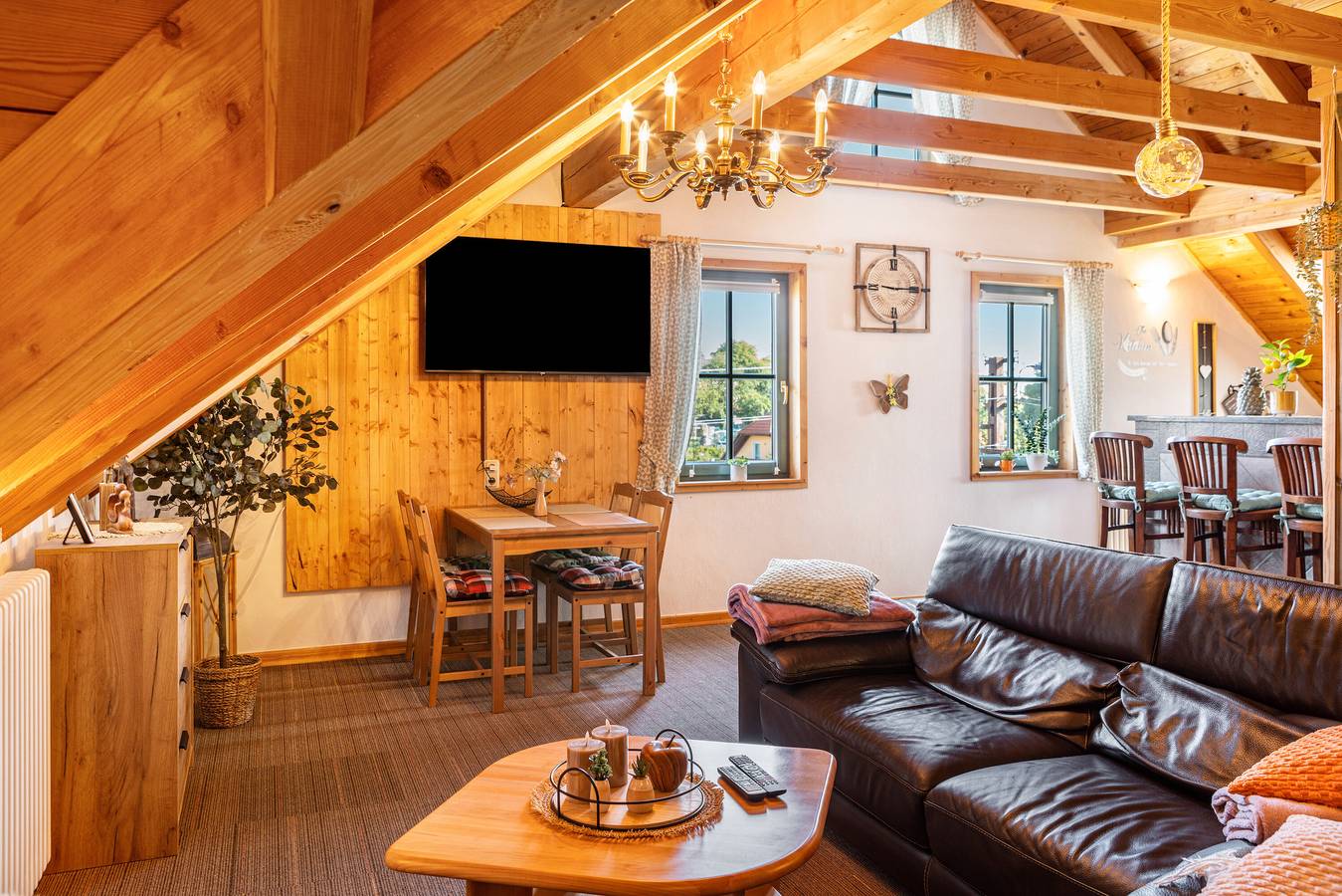 Ganze Wohnung, Dachwohnung im landhausstil in Meiningen, Werratal