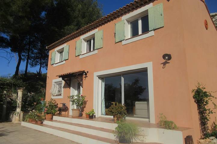 Villa für 7 Personen, mit Terrasse und Garten - 1