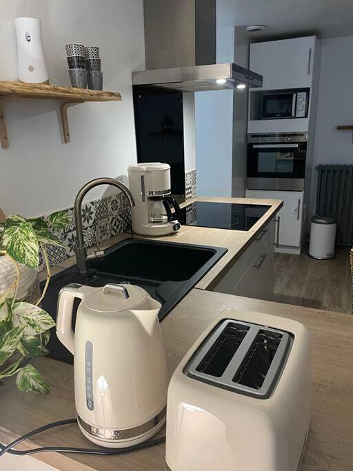Appartement entier, Two-Bedroom Apartment in Château-Gontier-sur-Mayenne, Mayenne