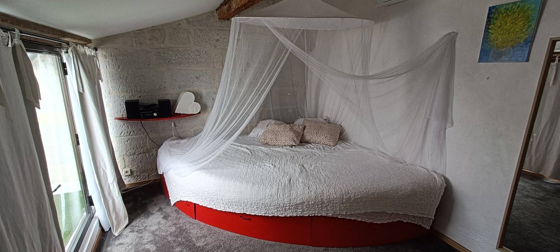 Casa Vacacional 'Gite La Paloma' con Wi-Fi y Aire Acondicionado in Barbentane, Region de Arles