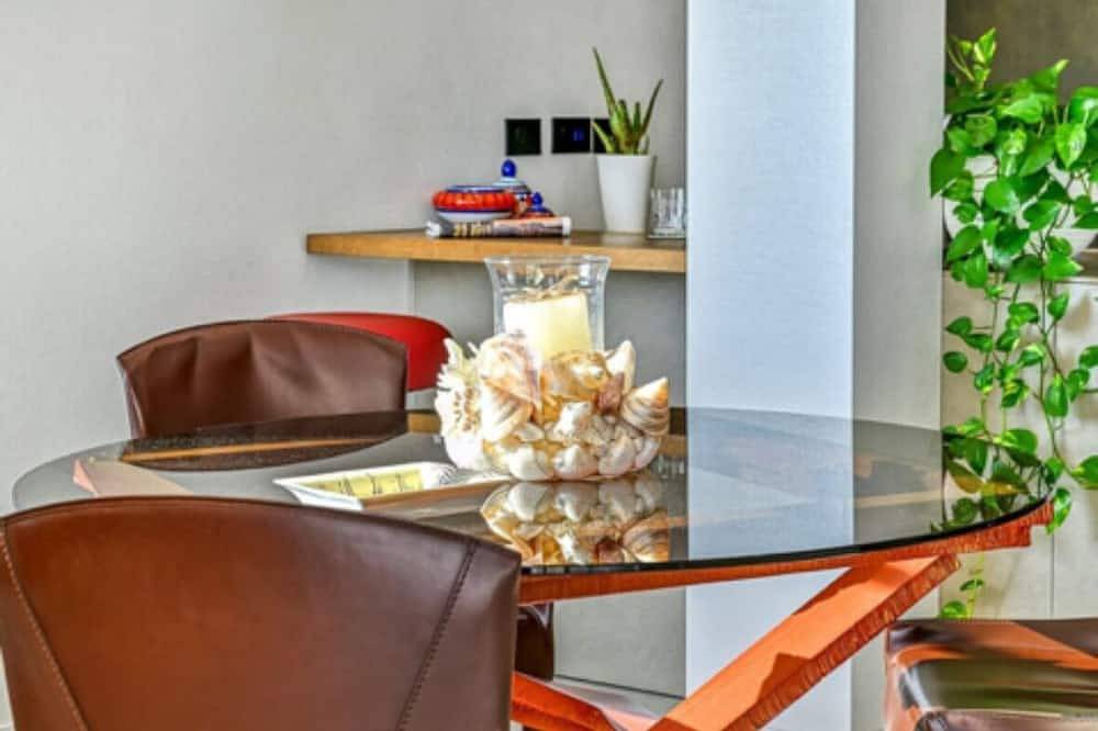 Entire apartment, La Perla Flegrea \n“Luxury Experience “ in Pozzuoli, Naples Province