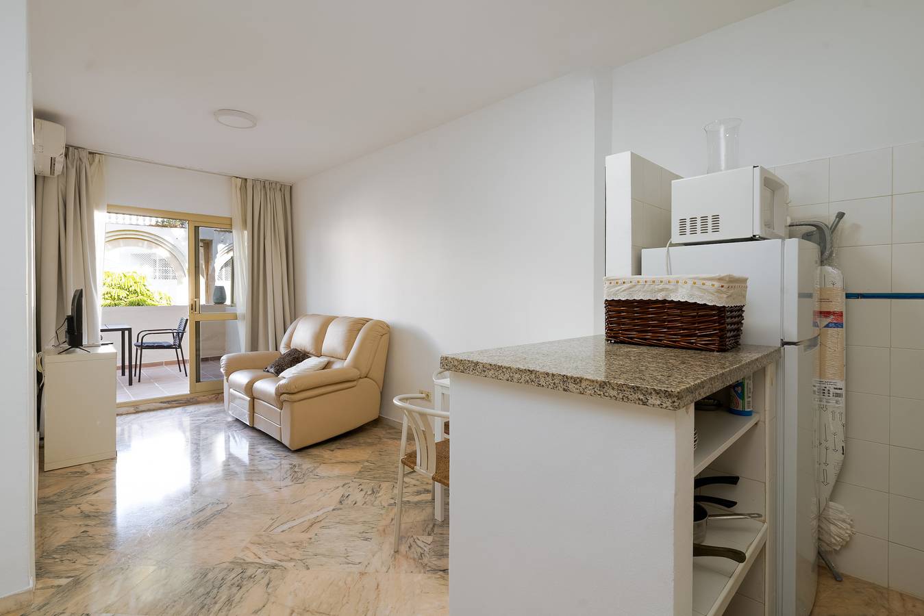 Ganzes Studio, Romana Playa 112 in Marbella Ost, Marbella