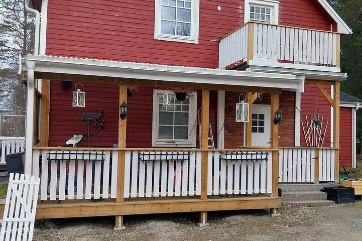 Hus för 5 Personer, med balkong samt trädgård och bubbelpool i Östersund